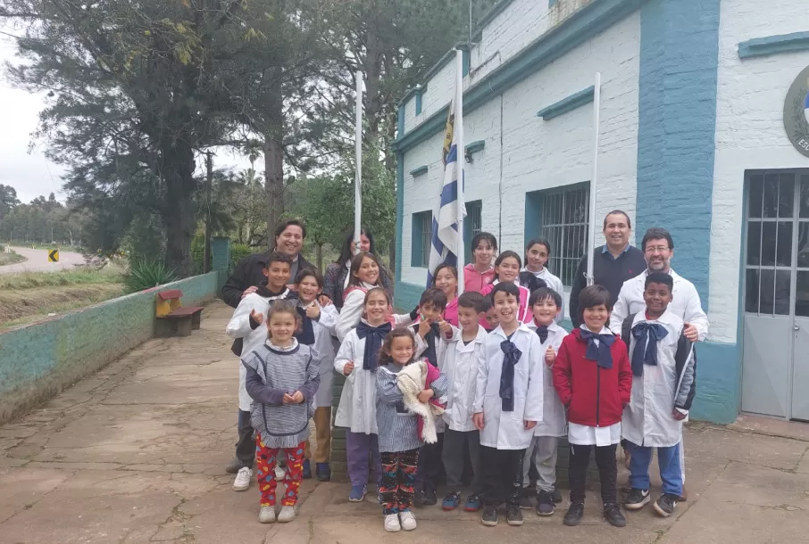 Escuela N°54, Melo, Cerro Lago Grupo escolar
